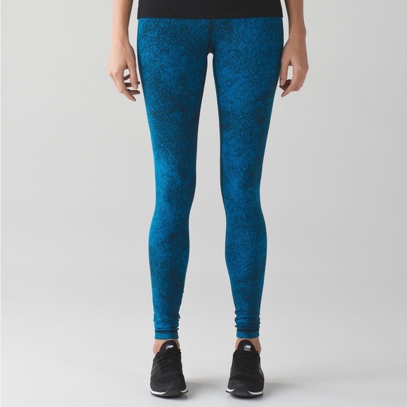 lululemon athletica Pants - Lululemon Wunder Under Pant III Size 12 Luon Spray Jacquard Shocking Blue Black